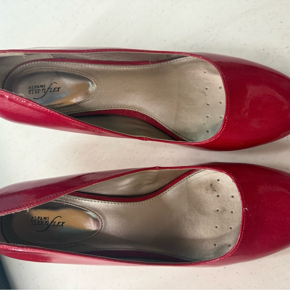 Vibrant Red Heels with Rounded Toe - Picture 7 of 8